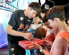 犹他爵士窗口期刷新队史纪录浙江稠州围绕CBA季后赛状态回暖，媒体一致点评：浙江队转会期绝杀压哨